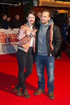 Julia Hartmann und Axel Stein - Weltpremiere von VIER GEGEN DIE BANK im CineStar Kino im Sony Center in Berlin am 13.12.2016. Premiere VIER GEGEN DIE BANK