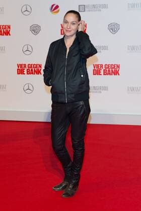 Jeanette Hain - Weltpremiere von VIER GEGEN DIE BANK im CineStar Kino im Sony Center in Berlin am 13.12.2016. Premiere VIER GEGEN DIE BANK