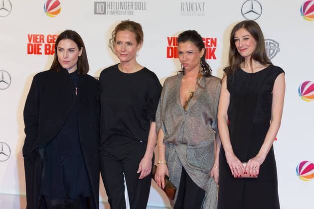 Antje Traue, Claudia Michelsen, Jana Pallaske und Alexandra Maria Lara - Weltpremiere von VIER GEGEN DIE BANK im CineStar Kino im Sony Center in Berlin am 13.12.2016. Premiere VIER GEGEN DIE BANK