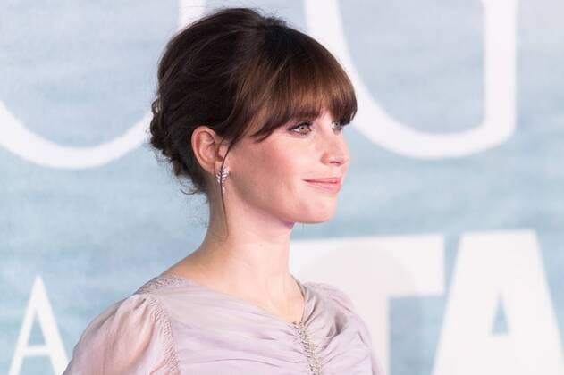 Themen der Woche KW50 December 13, 2016 - London, London, UK - FELILondon JONES attends the launch of Rogue One: A Star Wars Story. The film follows a group of unlikely heroes banding together on a mission to steal the plans to the Death Star, the Empire s ultimate weapon of destruction. This key event in the Star Wars timeline brings together ordinary people who choose to do extraordinary things, and in doing so, become part of something greater than themselves. London, UK. London UK  - ZUMAl94_ 20161213_zaf_l94_077