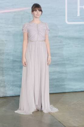 British actress Felicity Jones attends the premiere of Rogue One: A Star Wars Story at Tate Modern in London on December 13, 2016.  LON20161213107 RUNExHELLESTAD