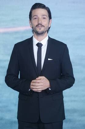 Spanish actor Diego Luna attends the premiere of Rogue One: A Star Wars Story at Tate Modern in London on December 13, 2016.  LON20161213199 RUNExHELLESTAD