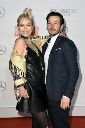 Caro Cult und Arnel Taci bei der Premiere des Kinofilms Vier gegen die Bank im Cinestar Sony Center am Potsdamer Platz. Berlin, 13.12.2016 Foto:xF.xKernx xFuturexImage