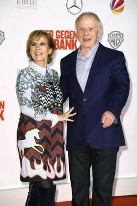 Wolfgang Petersen mit Ehefrau Maria Borgel-Petersen bei der Premiere des Kinofilms Vier gegen die Bank im Cinestar Sony Center am Potsdamer Platz. Berlin, 13.12.2016 Foto:xF.xKernx xFuturexImage