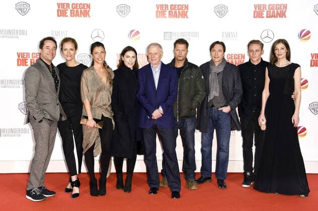 Jan Josef Liefers, Claudia Michelsen, Jana Pallaske, Antje Traue, Wolfgang Petersen, Til Schweiger, Michael Bully Herbig, Matthias Schweighöfer und Alexandra Maria Lara bei der Premiere des Kinofilms Vier gegen die Bank im Cinestar Sony Center am Potsdamer Platz. Berlin, 13.12.2016 Foto:xF.xKernx xFuturexImage