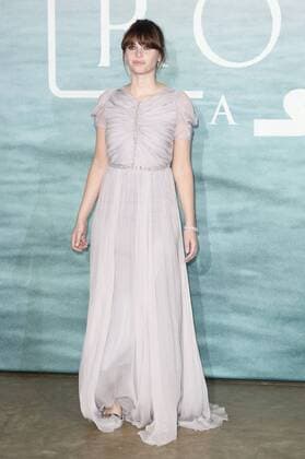 Felicity Jones attends the Star Wars Rogue One premiere at Tate Modern Art Gallery in London. DECEMBER 13th 2016  GBHx163846