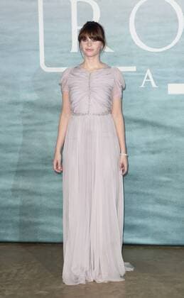 Felicity Jones attends the Star Wars Rogue One premiere at Tate Modern Art Gallery in London. DECEMBER 13th 2016  GBHx163846
