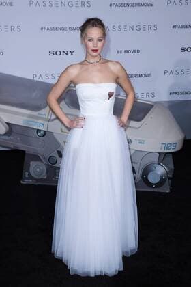 Jennifer Lawrence attends the world premiere of Passengers at Regency Village Theatre on December 14, 2016 in Los Angeles, California USA 2016 The World Premiere of Passengers at Regency Village Theatre in Los Angeles, CA.  Copyright: xMSUxStudiox IMGA_0187 (35)
