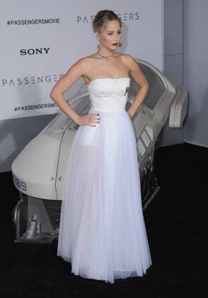December 14, 2016 - Westwood, CA, United States - 14 December 2016 - Westwood, California - Jennifer Lawrence. The Los Angeles premiere of Passengers held at Regency Village Theatre. Photo Credit: AdMedia Westwood United States - ZUMAa123 20161214_zaa_a123_010