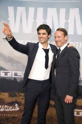 Nik Xhelilaj und Wotan Wilke Möhring bei der Premiere des Fernsehfilms Winnetou - Eine neue Welt im Delphi Filmpalast. Berlin, 14.12.2016 Foto:xF.xKernx xFuturexImage