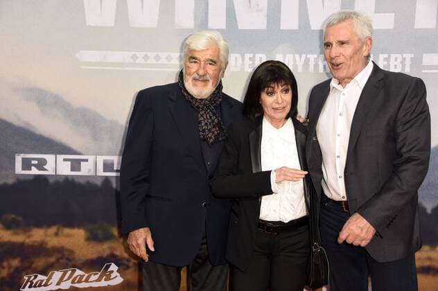 Mario Adorf, Marie Versini und Gojko Mitic bei der Premiere des Fernsehfilms Winnetou - Eine neue Welt im Delphi Filmpalast. Berlin, 14.12.2016 Foto:xF.xKernx xFuturexImage