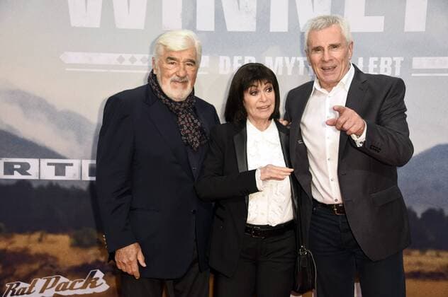 Mario Adorf, Marie Versini und Gojko Mitic bei der Premiere des Fernsehfilms Winnetou - Eine neue Welt im Delphi Filmpalast. Berlin, 14.12.2016 Foto:xF.xKernx xFuturexImage