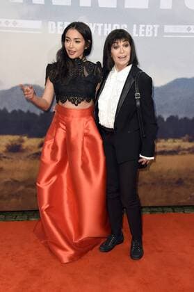 Iazua Larios und Marie Versini bei der Premiere des Fernsehfilms Winnetou - Eine neue Welt im Delphi Filmpalast. Berlin, 14.12.2016 Foto:xF.xKernx xFuturexImage