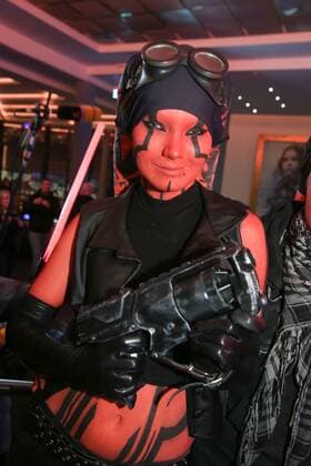 Star Wars Fans erwarten die Rogue One Premiere in Hannover Kostümierte vom Star-Wars-Fan-Klub The Northern Outpost begrüßen Besucher im ASTOR Grand Cinema Hannover, zur Premiere des neuen Films Rogue One: A Star Wars Story 2016,
