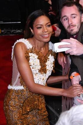 . 15 12 2016. London, United Kingdom. Naomie Harris attends Collateral Beauty European film premiere. Drama about a man whose life is flipped upside down after a tragedy sends him into a deep depression.  xNilsxJorgensenx xi-Imagesx IIM-14040-0039