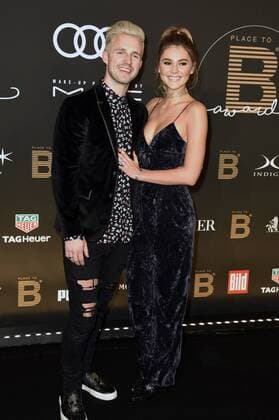 Stefanie Giesinger mit Freund Marcus Butler beim Place To B Influencer Award 2016 im Hauptempfang Axel Springer SE. Berlin, 15.12.2016 Foto:xF.xKernx xFuturexImage