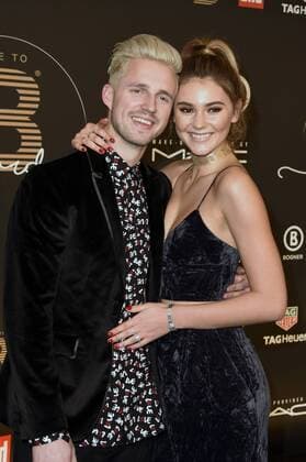 Stefanie Giesinger mit Freund Marcus Butler beim Place To B Influencer Award 2016 im Hauptempfang Axel Springer SE. Berlin, 15.12.2016 Foto:xF.xKernx xFuturexImage