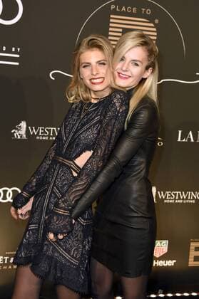 Debi Flügge und Marina the Moss beim Place To B Influencer Award 2016 im Hauptempfang Axel Springer SE. Berlin, 15.12.2016 Foto:xF.xKernx xFuturexImage