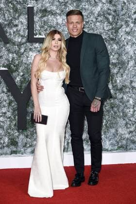 Olivia Buckland und Alex Bowden bei der Premiere des Kinofilms Verborgene Schönheit Collateral Beauty im Vue Leicester Square. London, 15.12.2016 Olivia Buckland, Alex Bowden  Foto:xS.xVasx xFuturexImage
