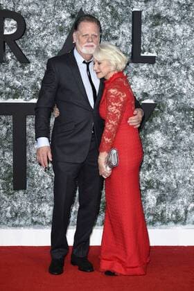 Taylor Hackford mit Gattin Helen Mirren bei der Premiere des Kinofilms Verborgene Schönheit Collateral Beauty im Vue Leicester Square. London, 15.12.2016 Taylor Hackford, Helen Mirren  Foto:xS.xVasx xFuturexImage