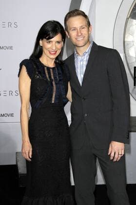 Perrey Reeves mit Ehemann Aaron Endress-Fox bei der Premiere des Kinofilms Passengers im Regency Village Theatre, Westwood. Los Angeles, 14.12.2016 Foto:xD.xBedrosianx xFuturexImage
