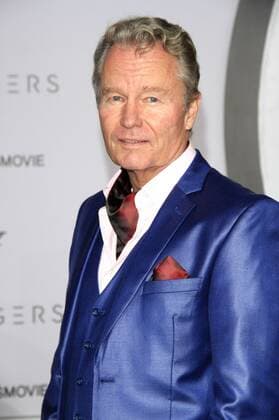 John Savage bei der Premiere des Kinofilms Passengers im Regency Village Theatre, Westwood. Los Angeles, 14.12.2016 Foto:xD.xBedrosianx xFuturexImage