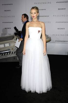 Jennifer Lawrence bei der Premiere des Kinofilms Passengers im Regency Village Theatre, Westwood. Los Angeles, 14.12.2016 Foto:xD.xBedrosianx xFuturexImage