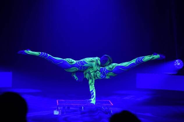 Duo Polonsky bei der Premiere des 13. Roncalli Weihnachtscircus im Tempodrom. Berlin, 16.12.2016 Foto:xT.xBartillax xFuturexImage