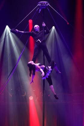 Andrey und Aliya Kanakhin (Duo You and Me) bei der Premiere des 13. Roncalli Weihnachtscircus im Tempodrom. Berlin, 16.12.2016 Foto:xT.xBartillax xFuturexImage