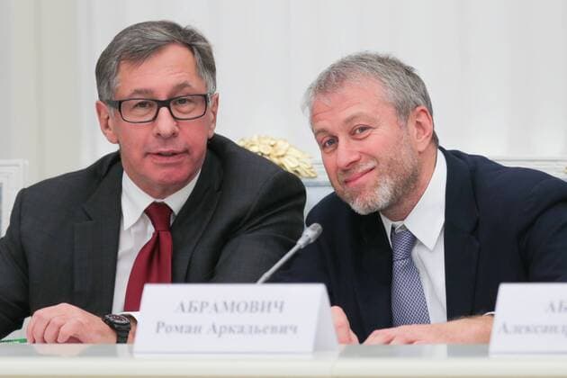 Bilder des Tages Wladimir Putin empfÃ¤ngt Wirtschaftsvertreter in Moskau MOSCOW, RUSSIA - DECEMBER 19, 2016: Alfa Bank Chairman of the Board Petr Aven (L) and businessman Roman Abramovich at a meeting of Russia s President Vladimir Putin with Russian business community representatives, at the Moscow Kremlin. Sergei Savostyanov TASS  TS03BE20