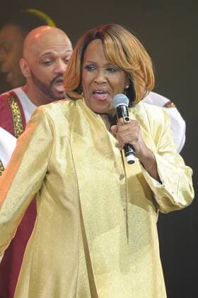 Queen Eshter Marrows s The Harlem Gospel Singer Show, zur Deutschlandpremiere der großen Abschieds-Tour 2016 im Admiralspalast in Berlin am 20.12.2016 APP