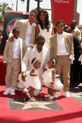 May 2, 2008 - Hollywood, California, U.S. - I13326CHW.SEAN DIDDY COMBS HONORED WITH A STAR ON THE HOLLYWOOD BLVD WALK OF FAME.HOLLYWOOD & HIGHLAND, HOLLYWOOD, CA .05 02 08.SEAN P. DIDDY COMBS WITH GIRLFRIEND KIM PORTER AND FAMILY - ZUMAw87_ 20080502_gaf_w87_156