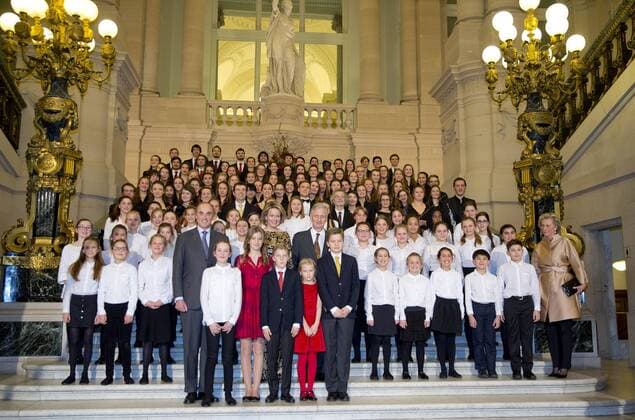 Belgische Königsfamilie besucht das Weihnachtskonzert in Brüssel 21-12-2016 Brussels Queen Mathilde and King Filip and Prince Gabriel (12) and Prince Emmanuel (10) and Princess Eleonore (7) and Crown Princess Elisabeth (14) and Princess Astrid and Prince Lorenz posing before the Christmas concert at the Royal Palace in Brussels.  Copyright: ppex