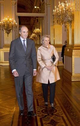 Belgische Königsfamilie besucht das Weihnachtskonzert in Brüssel 21-12-2016 Brussels Queen Mathilde and King Filip and Prince Gabriel (12) and Prince Emmanuel (10) and Princess Eleonore (7) and Crown Princess Elisabeth (14) and Princess Astrid and Prince Lorenz posing before the Christmas concert at the Royal Palace in Brussels.  Copyright: ppex