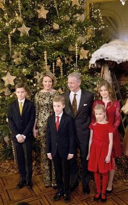 Belgische Königsfamilie besucht das Weihnachtskonzert in Brüssel 21-12-2016 Brussels Queen Mathilde and King Filip and Prince Gabriel (12) and Prince Emmanuel (10) and Princess Eleonore (7) and Crown Princess Elisabeth (14) and Princess Astrid and Prince Lorenz posing before the Christmas concert at the Royal Palace in Brussels.  Copyright: ppex