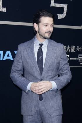 BEIJING, CHINA - DECEMBER 21: Mexican actor Diego Luna arrives at the red carpet of the premiere of film Rogue One: A Star Wars Story on December 21, 2016 in Beijing, China.  CFP497374458