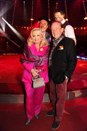 Max Schautzer mit Ehefrau 1. Winterpremiere von Zirkus Krone Manege Krone-Haupthaus München 25. Dezember 2016