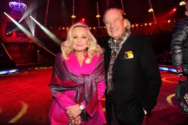 Max Schautzer mit Ehefrau 1. Winterpremiere von Zirkus Krone Manege Krone-Haupthaus München 25. Dezember 2016