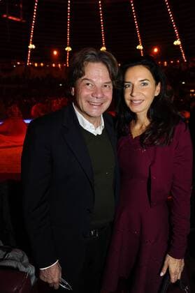 Michael Käfer mit Ehefau Clarissa 1. Winterpremiere von Zirkus Krone Manege Krone-Haupthaus München 25. Dezember 2016