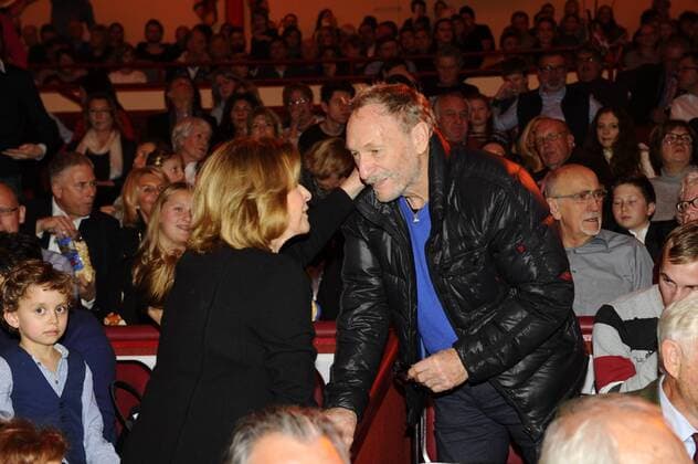 Senta Berger und Franz Xaver Kroetz 1. Winterpremiere von Zirkus Krone Manege Krone-Haupthaus München 25. Dezember 2016