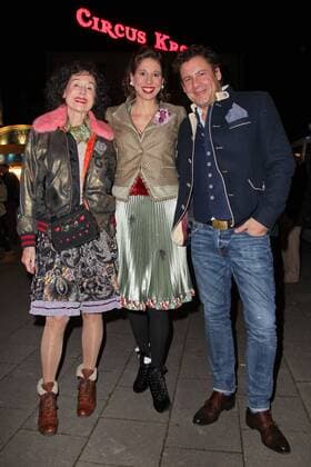 Lola Paltinger mit Freund Andreas Meister und Ihre Mutter Brigitte Paltinger, Circus Krone Weihnachtspremiere 2016 in Muenchen am 25.12.2016