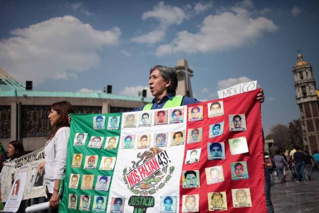 Mexiko - Eltern der 43 verschwundenen Studenten gedenken in Iguala ihren Kindern Parents of the 43 students missing in 2014 in Iguala, Mexico, during a procesion towards the Basilica of Guadalupe in honor of them, in Mexico City, Mexico, 26 December 2016. Procesion in honor of the 43 students missing in 2014 in Iguala !ACHTUNG: NUR REDAKTIONELLE NUTZUNG!  MEX001 20161226-636183896708311802