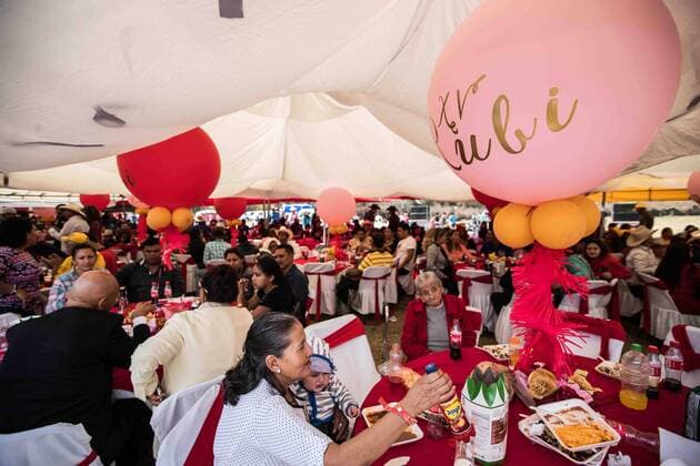 Mexiko: 15. Geburtstag von Rubi Ibarra Garcia wird zur Massenveranstaltung December 26, 2016 - Mexico - EUM20161226ACT33.JPG.VILLA DE GUADALUPE, SLP., FestFiesta-Rubi.- Aspectos de la comida que se ofrece con motivo de los XV anos de la joven Rubi, el lunes 26 de diciembre de 2016 en la comunidad de La Joya. El festejo cobro fama tras un video-invitacion que se hizo viral en redes sociales.  - ZUMAu78_ 20161226_zaf_u78_057