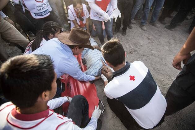 Mexiko: 15. Geburtstag von Rubi Ibarra Garcia wird zur Massenveranstaltung December 26, 2016 - Mexico - EUM20161226ACT40.JPG.VILLA DE GUADALUPE, SLP., FestFiesta-Rubi.- Tras la carrera de caballos conocida como La Chiva, con motivo de los XV anos de la joven Rubi, se registra un muerto y un herido en la comunidad de La Joya, el lunes 26 de diciembre de 2016.  - ZUMAu78_ 20161226_zaf_u78_064