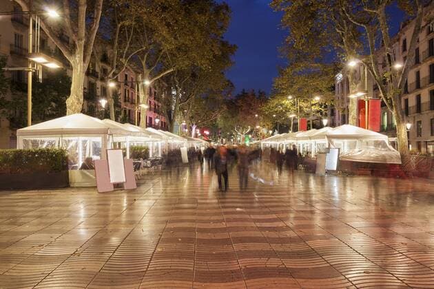 Spain, Barcelona, La Rambla at night  ABOF00118