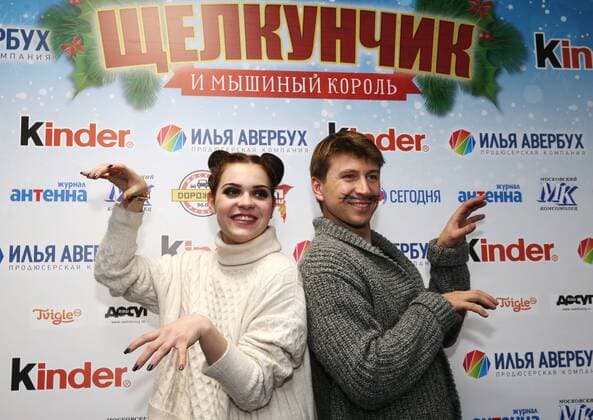 MOSCOW, RUSSIA - DECEMBER 28, 2016: Figure skaters Adelina Sotnikova (L) and Alexei Yagudin seen ahead of the premiere of The Nutcracker and the Mouse King ice show staged by Ilya Averbukh at the VTB Ice Palace. The show is based on a story by E. T. A. Hoffmann. Vyacheslav Prokofyev TASS  TS03CFAA