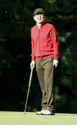 Shinzo Abe spielt Golf in Chigasaki Abe denies possibility of early snap election Japanese Prime Minister Shinzo Abe plays his first round of 2017 on Jan. 2 in Chigasaki, Kanagawa Prefecture. Abe brushed aside the possibility of dissolving the House of Representatives for a snap election at an early date when asked by reporters. 