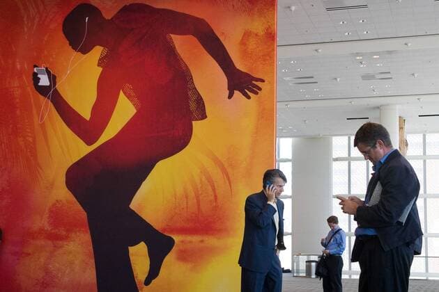 Sep 05, 2007 - San Francisco, CA, USA - Apple Revamps Entire iPod lineup and Announces Wi-Fi iTunes Store . PICTURED: Media and guests wait to enter one of Apple s product announcement events, which are often cloaked in secrecy. - ZUMAw49_ 20070905_sha_w49_944