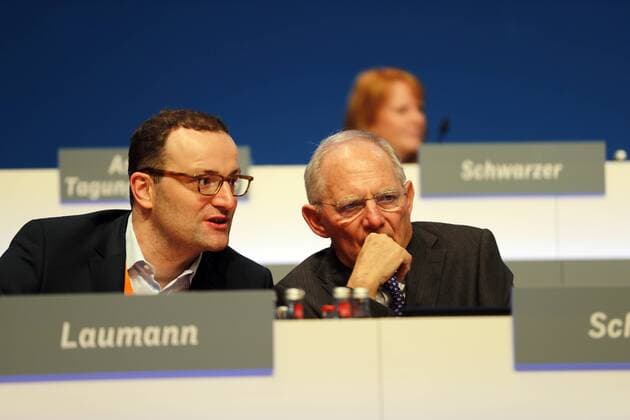 CDU Bundesparteitag am Dienstag (06.12.2016) in Essen mit Jens Spahn und Wolfgang Schäuble . CDU Bundesparteitag Essen 2016