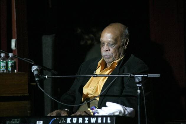 June 24, 2007 - New York, New York, U.S. - Cornell Dupree Concert with Chuck Rainey Les McCann special guest Gregg Allman with his son Devon and Bruce Willis performed at B.B. Kings Blues club in Manhattan 6 -24- 07 . - 2007.K53599BCO - ZUMAct2_ 20070624_gaf_ct2_040